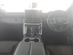 Toyota Land Cruiser 300 3.5T ZX - Image 6