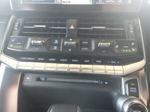 Toyota Land Cruiser 300 3.5T ZX - Image 14