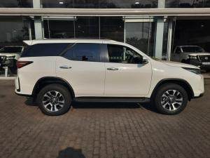 Toyota Fortuner 2.4GD-6 Raised Body automatic - Image 3