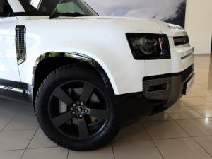 Land Rover Defender 130 D300 X-Dynamic HSE - Image 15