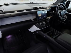 Land Rover Defender 130 D300 X-Dynamic HSE - Image 17