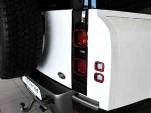 Land Rover Defender 130 D300 X-Dynamic HSE - Image 18