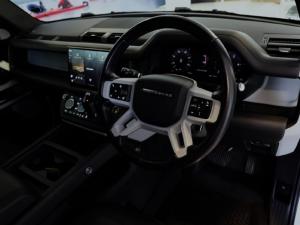 Land Rover Defender 130 D300 X-Dynamic HSE - Image 20