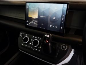 Land Rover Defender 130 D300 X-Dynamic HSE - Image 21