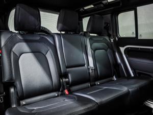Land Rover Defender 110 D300 X-Dynamic HSE - Image 20