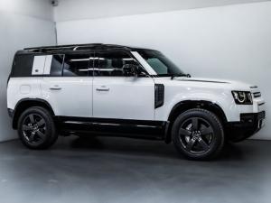 Land Rover Defender 110 D300 X-Dynamic HSE - Image 2