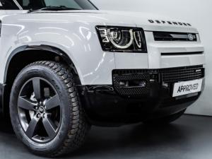 Land Rover Defender 110 D300 X-Dynamic HSE - Image 3