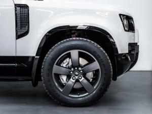 Land Rover Defender 110 D300 X-Dynamic HSE - Image 4