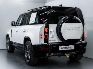 Land Rover Defender 110 D300 X-Dynamic HSE - Image 7