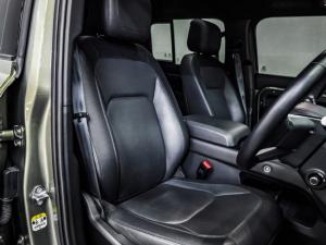 Land Rover Defender 110 D300 X-Dynamic HSE - Image 12