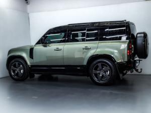 Land Rover Defender 110 D300 X-Dynamic HSE - Image 8