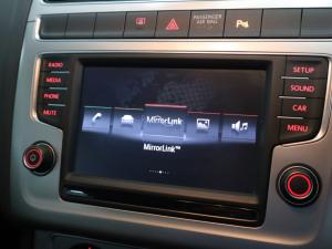 Volkswagen Polo hatch 1.2TSI Highline - Image 14