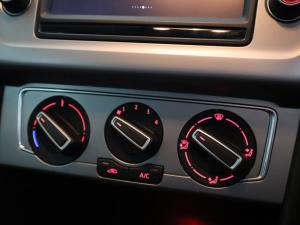 Volkswagen Polo hatch 1.2TSI Highline - Image 15