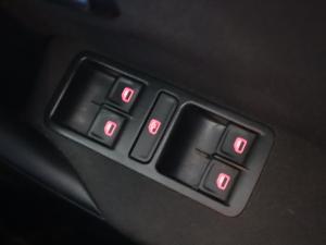 Volkswagen Polo hatch 1.2TSI Highline - Image 23