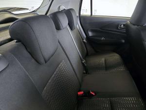 Suzuki Swift 1.2 GLX auto - Image 10