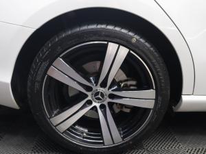 Mercedes-Benz C-Class C200 Avantgarde - Image 7