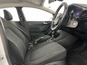 Ford Fiesta 1.0 Ecoboost Trend 5-Door automatic - Image 17