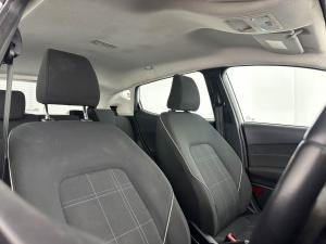 Ford Fiesta 1.0 Ecoboost Trend 5-Door automatic - Image 19