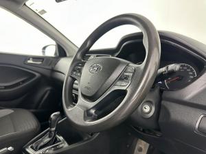 Hyundai i20 1.4 Motion automatic - Image 12