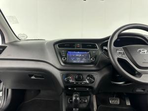 Hyundai i20 1.4 Motion automatic - Image 14