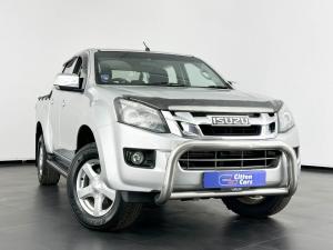 Isuzu KB 300 D-TEQ LX Standard automaticD/C - Image 2