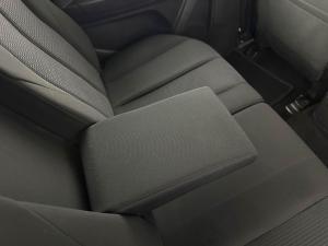 Isuzu KB 300 D-TEQ LX Standard automaticD/C - Image 7