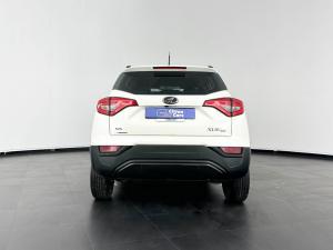 Mahindra XUV300 1.2T - Image 2