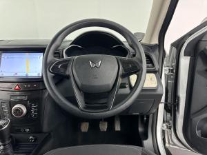 Mahindra XUV300 1.2T SE - Image 20