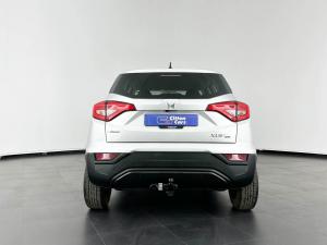 Mahindra XUV300 1.2T SE - Image 5