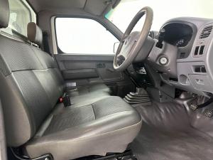 Nissan Hardbody NP300 2.0i LWBS/C - Image 18