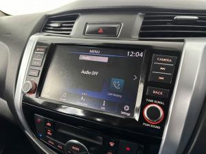 Nissan Navara 2.5DDTI LE/LE Plus 4X4 automatic D/C - Image 14