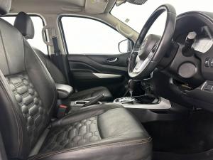 Nissan Navara 2.5DDTI LE/LE Plus 4X4 automatic D/C - Image 20