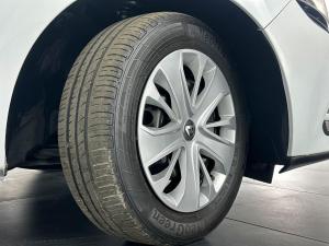 Renault Clio IV 900T Authentique 5-Door - Image 10