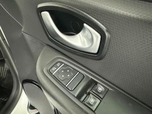 Renault Clio IV 900T Authentique 5-Door - Image 11