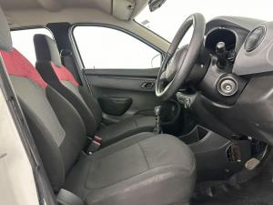 Renault Kwid 1.0 Dynamique 5-Door - Image 11