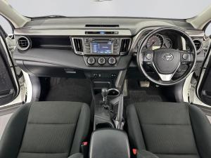 Toyota RAV4 2.0 GX automatic - Image 10