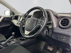 Toyota RAV4 2.0 GX automatic - Image 11