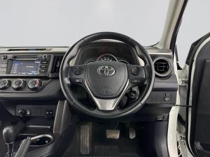 Toyota RAV4 2.0 GX automatic - Image 12