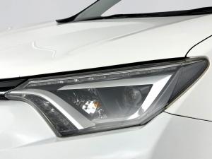 Toyota RAV4 2.0 GX automatic - Image 20
