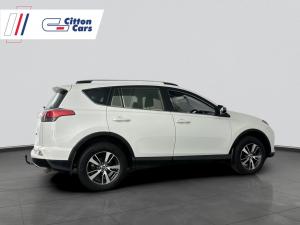 Toyota RAV4 2.0 GX automatic - Image 4
