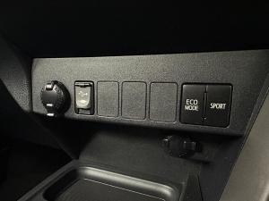Toyota RAV4 2.0 GX automatic - Image 5