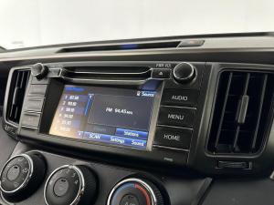 Toyota RAV4 2.0 GX automatic - Image 8
