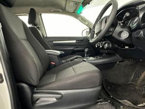 Toyota Hilux 2.4 GD-6 RB Raider automaticE/CAB - Image 14