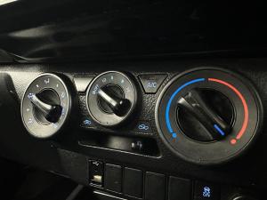 Toyota Hilux 2.4 GD-6 RB Raider automaticE/CAB - Image 8