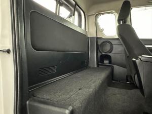 Toyota Hilux 2.4 GD-6 RB Raider automaticE/CAB - Image 9