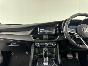 Alfa Romeo Giulia 2.0T Super - Image 14