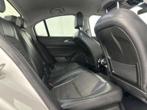 Alfa Romeo Giulia 2.0T Super - Image 15