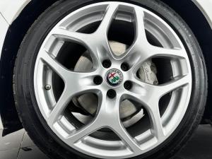 Alfa Romeo Giulia 2.0T Super - Image 18