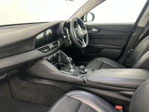 Alfa Romeo Giulia 2.0T Super - Image 20
