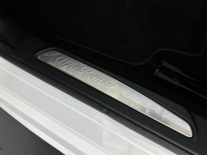 Alfa Romeo Giulia 2.0T Super - Image 8